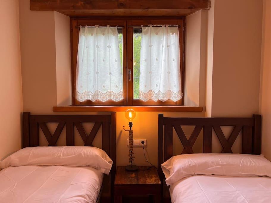 Cal Mestre - L'Amfitriona Rialp Kültér fotó